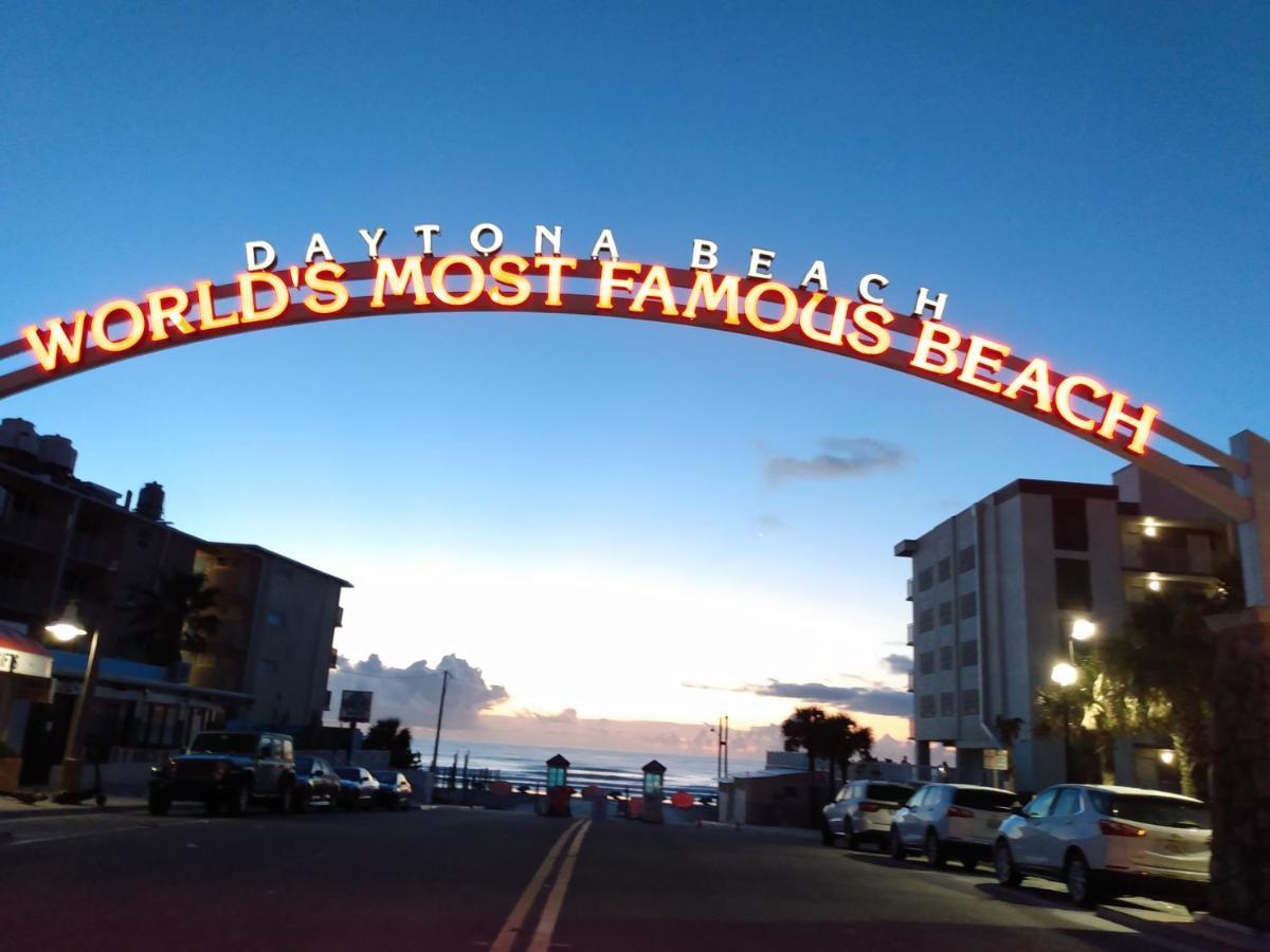 Ocean Balmy Warm Healing Breeze Under Sapphire Sky Year Round On Sunny Balcony Apartment Daytona Beach Exterior photo